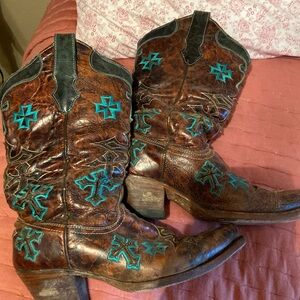 Corral boots size 8 1/2